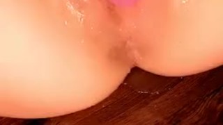 Hot armature rides dildo and squirts