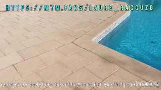 Salope francaise en bikini vide les couilles d'un mec sur la terasse à la vue des voisins !
