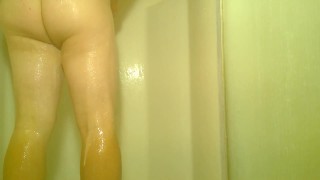 Pissing & washing off in the shower