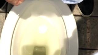 spy?-3 Release yellow juice at a Japanese railway station