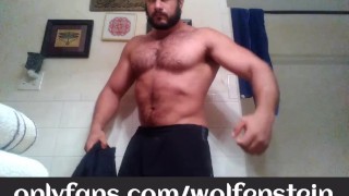 Hot Straight Muscle Daddy Lifting Weights and Jerking Off Thick Cock