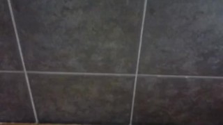 Acabada en el baño