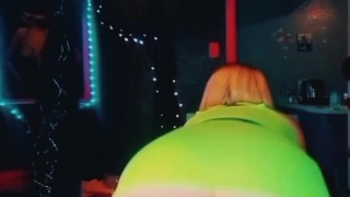 Sexy tatted White girl Claps them Cheeks