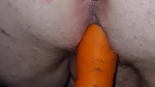 The secret life of carrots: D
