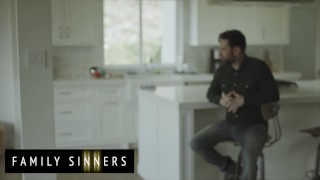 Family Sinners - Tommy Pistol Shows Scarlit Scandal How Talented His Tongue Is