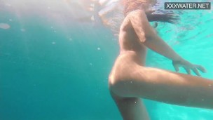 Super hot underwater girls stripping and masturbating