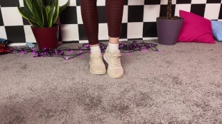 Kira Loster! Foot fetish! Bare feet, socks, sneakers! Dirty talk!