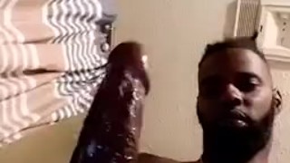She want see me but to eat it 