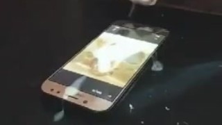 Tengo una GRAN ACABADA viendo fotos de mi hermanastra mientras esta en el cuarto de alado