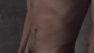 chacal en la ducha enseña todo