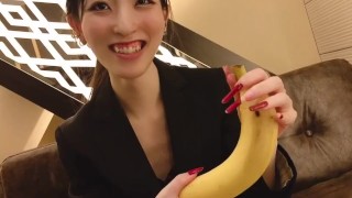 Si puedo poner este condón en este plátano junto a mi boca♥ Japonés mamadas, pajas