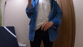 変態男子大学生が立ちながらオナニーしてみた♡床に大量射精し精子をぶちまけてしまう♡