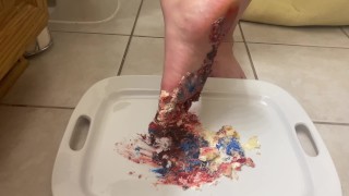 Meg D. Ryder crushes patriotic cupcake!