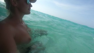 Nuotare nudo Nell'Oceano Atlantico 5