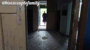 Stranger in an abandoned building by the road fucked with a big dildo to double squirt