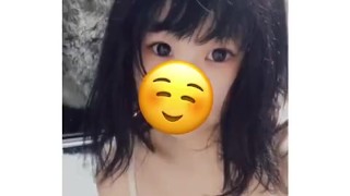 愛液が指にまとわりつく程、感じるパイパンJDの淫乱オナニー(素人、個人撮影、無修正)