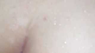 Inabot ng libog sa cr habang naliligo. 