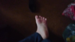 Артем сосет сам себе дрочит ногами лижет ноги self suck autofellatio self footjob