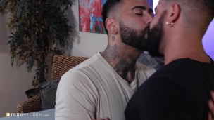 MenOver30 - Muscled Hunk Rikk York Eats Petite Latino's Ass