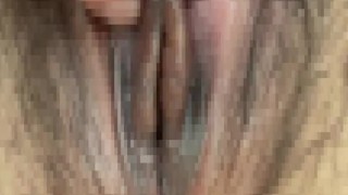 ぱんぱんに勃起したクリトリスを糸吊り痴態マゾオナニー