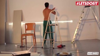 XXXSHADES - Stunning Girl Sasha Rose Is On The Hunt For Painter's Cock - LETSDOEIT