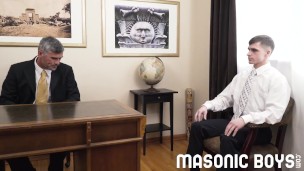 MasonicBoys - Silver daddy breeds desperate horny bottom boy
