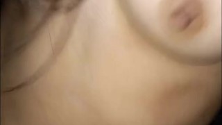 Hermosa flaquita cabalgando un pija con y sin forro! Muy rico