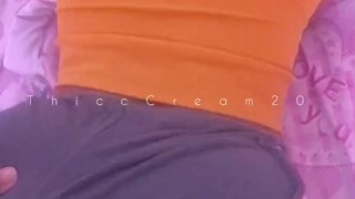 Walang Hubad Hubad, Tinira Habang Nakasuot ng Pang Pokpok na Shorts sa Kanto - ThiccCream20