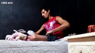 Raba Erre: Un escritor cachondo se manipula en plena escritura... 14:24 por Rabaerre