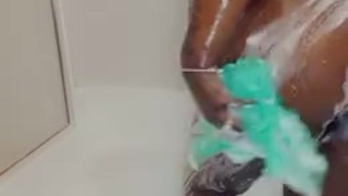 Take a bath with Reignbunni