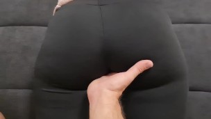 My girlfriend ignored me and played GTA5 so I cum on her big ass in yoga pants