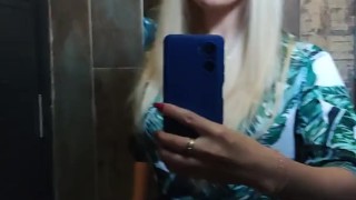 She got horny, squirt at café