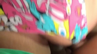 me enamora con su enorme culo con su pijama de bob Esponja