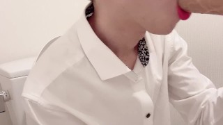 【BL】トイレ中にフェラして欲しいと言われフェラするイケメン社会人