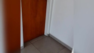 Me pajeo en el trabajo mientras pienso en mí jefa