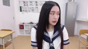 The school teacher fuck with his girl student in the classroom Cum in mouth台灣女學生放課後的口爆輔導