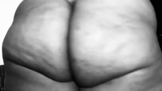 25 DAYS OF THICK-MAS DAY 15: SEXY ASS CLAPPING ON A HENNY DAY 