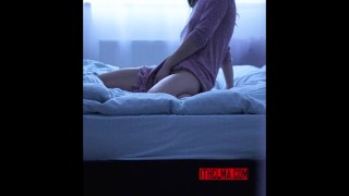 I'm waching on my best friend's sister when she masturbates in her room