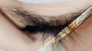 Subjective video of masturbation ♡ Wet pussy under fluffy pubic hair [Personal shooting]