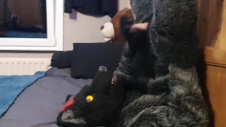 Horny murrsuiter can't help but give hiimself a handjob and cum in his own maw