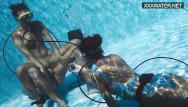 Polina Rucheyokとハードコアセックスをしている水中の女の子 ポルノビデオ