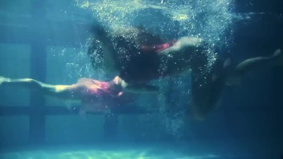 Lesbians and solo girls make out underwater Porn Videos - Tube8