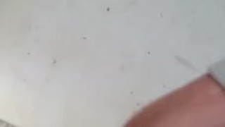 masturbando en el baño