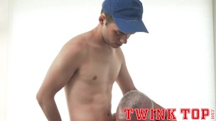 TwinkTop - Salt and pepper bear daddy takes energetic youthful load