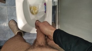 I woke up from bed at night to pee, and ended up jerking off and cumming in the bathroom! With oil!