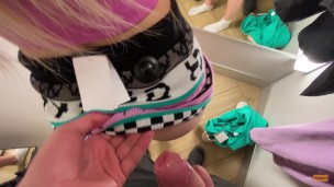 Risky fucking and public blowjob in a store changing room