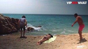 PORNDOEPEDIA - Sexy Babe Noe Milk Gets Seduced Into hardcore Beach Sex - VIPSEXVAULT
