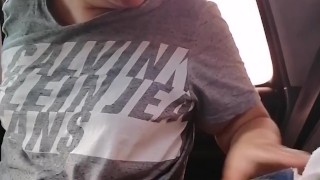 Milf Culona Cachonda, Chupa y monta polla en el Coche