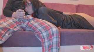 I WAKE MY STEPMOM FROM THE NAP AND I FUCKED HER MOUTH