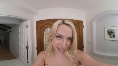 New Neighbor Madison Summers Gives You Housewarming Gift Her Pussy VR Porn
